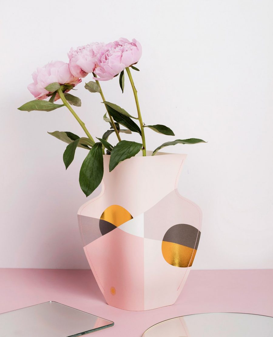 popierinė vaza išskirtinis interjero akcentas vazos įmautė spalvingų raštu popierinės vazos įdomi dovana